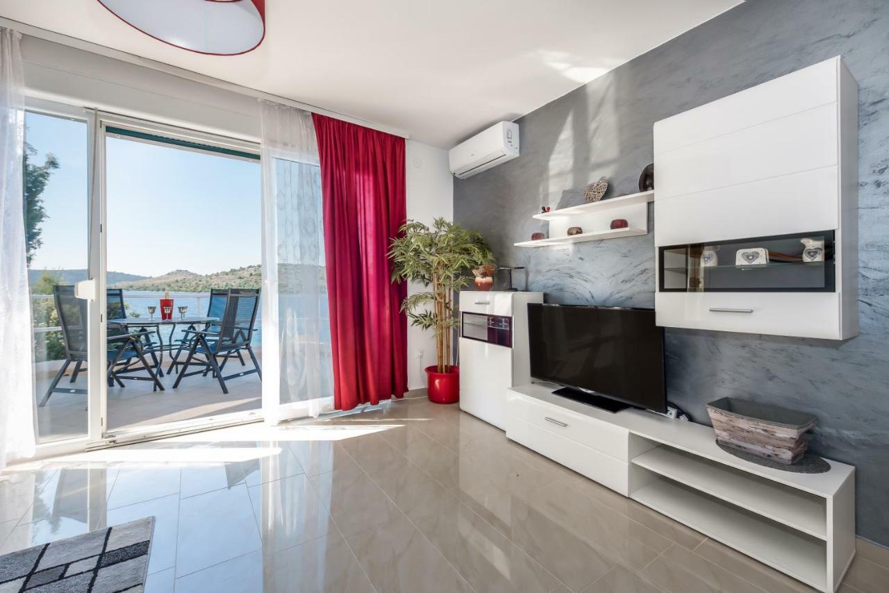 Luena Apartment Grebastica Exterior photo